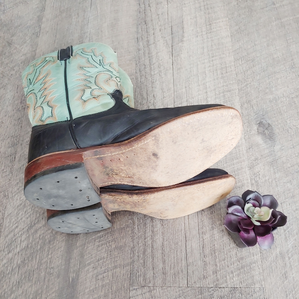 Boulet Cowgirl Green/Black Design Leather Boots - Picture 4 of 5